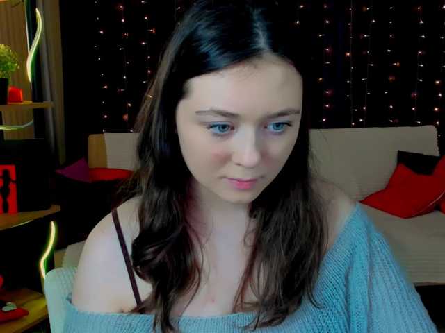 AlluringLookk live cam preview