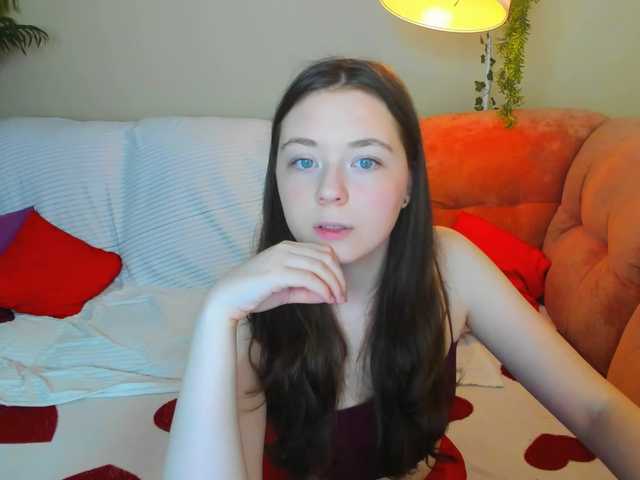 AlluringLookk live webcam show