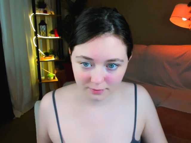 AlluringLookk live cam on BongaCams