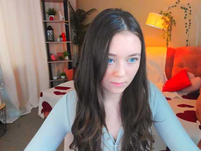 AlluringLookk live cam on BongaCams