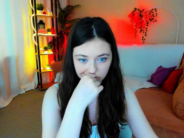AlluringLookk live cam on BongaCams