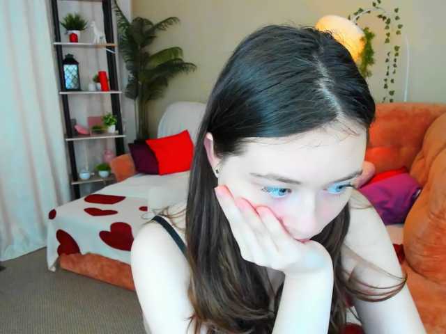 AlluringLookk live cam on BongaCams