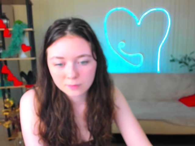 AlluringLookk live cam on BongaCams