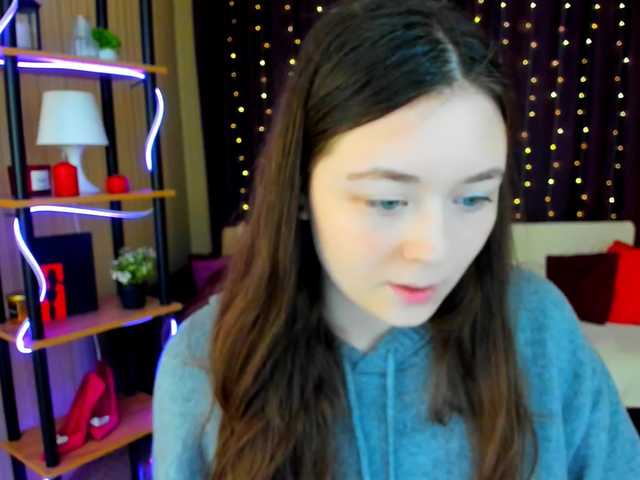 AlluringLookk live cam on BongaCams