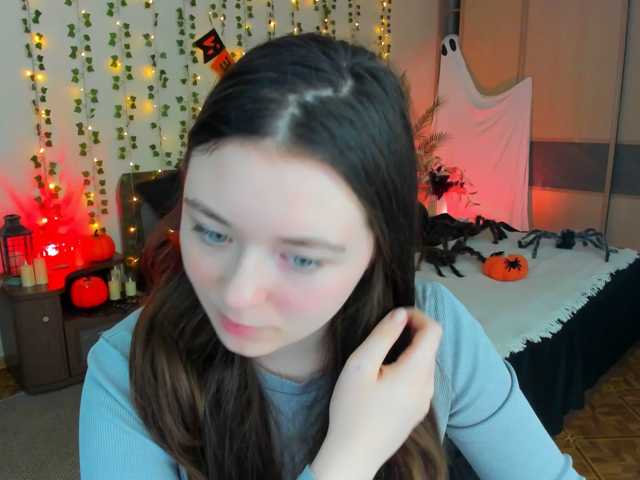 AlluringLookk live cam preview