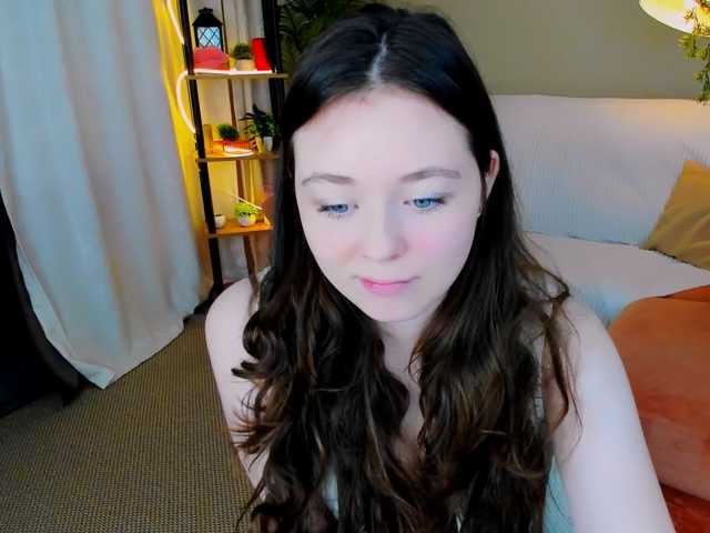 AlluringLookk live cam on BongaCams