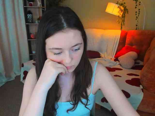 AlluringLookk webcam