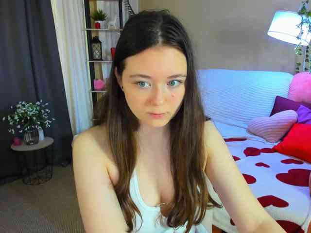 AlluringLookk Live Webcam on BongaCams