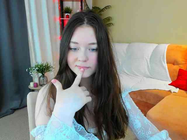 AlluringLookk webcam