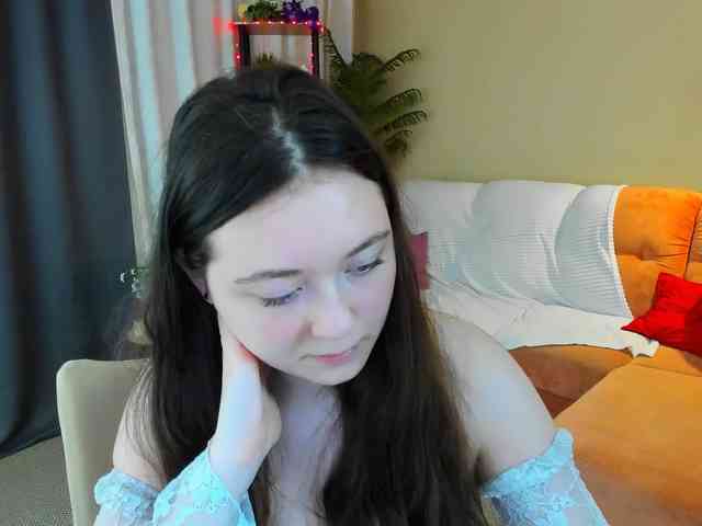 AlluringLookk webcam