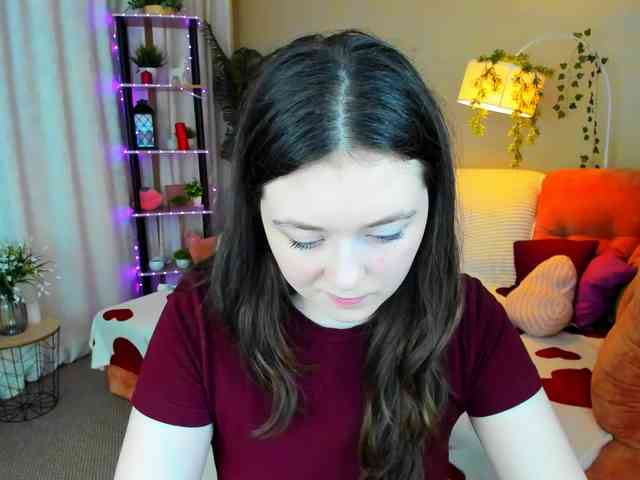 AlluringLookk webcam