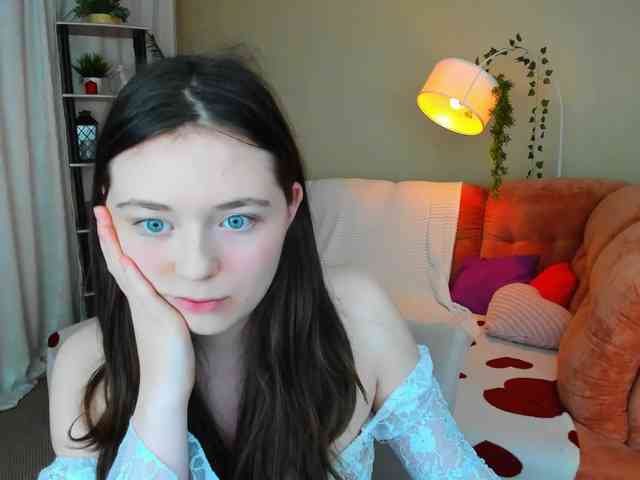 AlluringLookk webcam