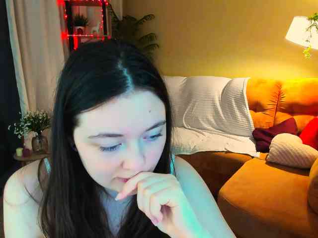 AlluringLookk webcam