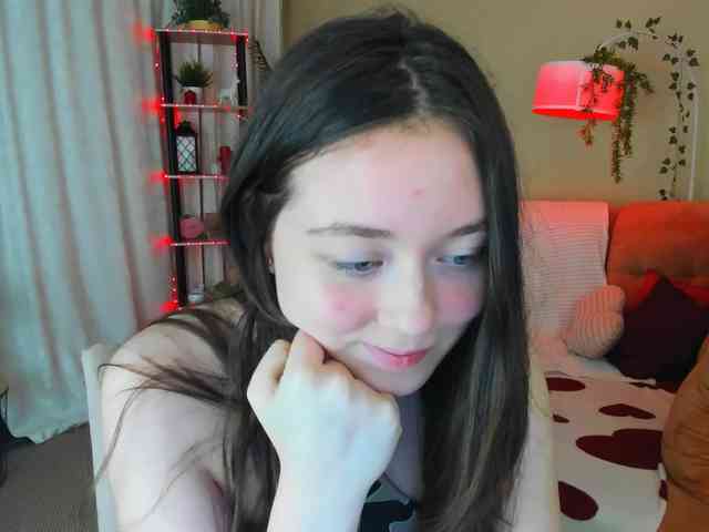 AlluringLookk webcam