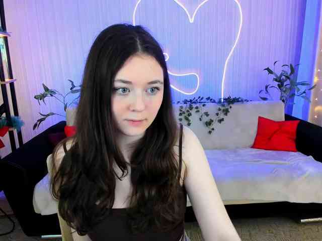 AlluringLookk webcam