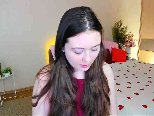 AlluringLookk webcam