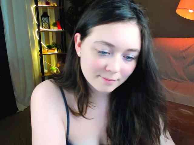 AlluringLookk webcam