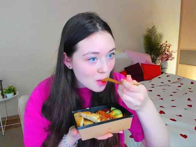 AlluringLookk webcam