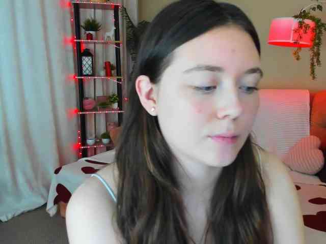 AlluringLookk webcam