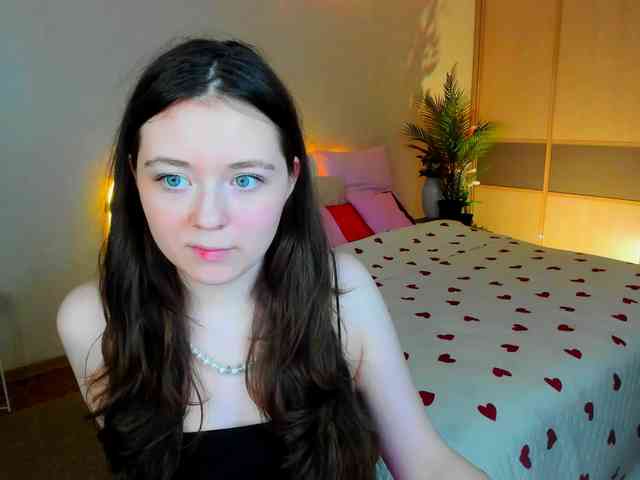 AlluringLookk webcam
