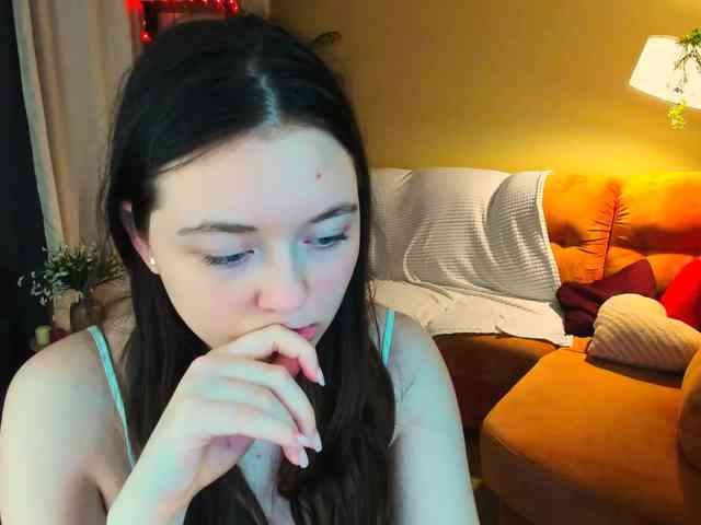 AlluringLookk webcam