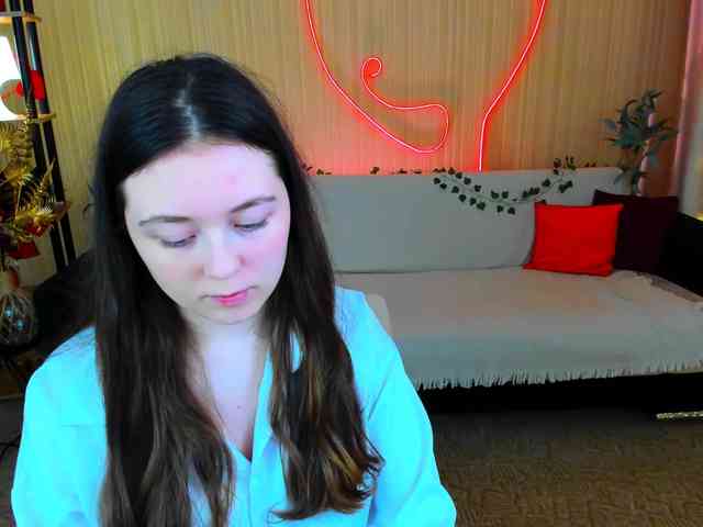 AlluringLookk webcam