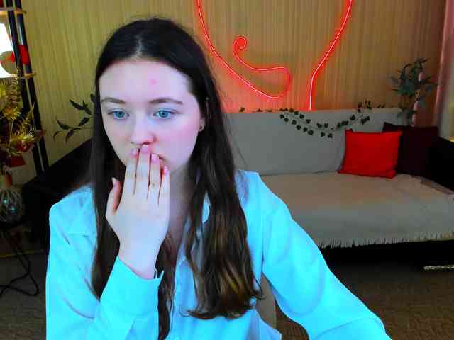 AlluringLookk webcam