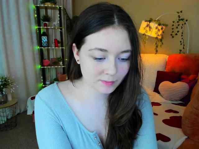 AlluringLookk webcam