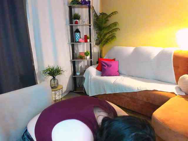 AlluringLookk webcam