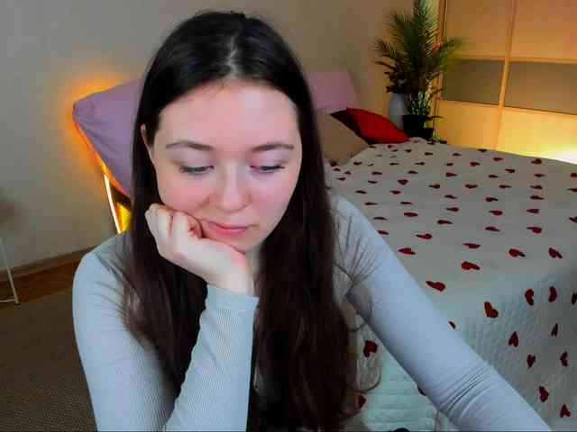 AlluringLookk webcam