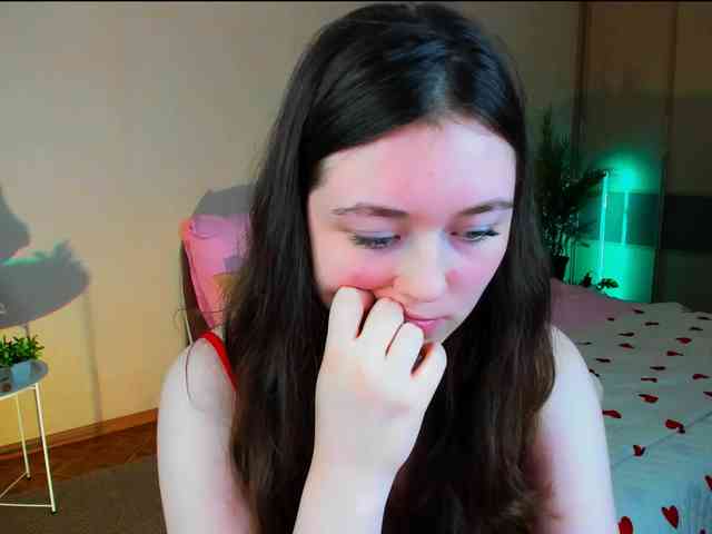 AlluringLookk webcam