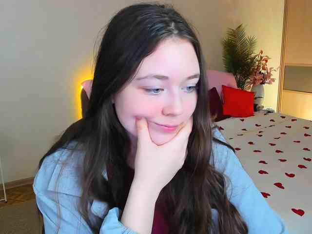 AlluringLookk webcam