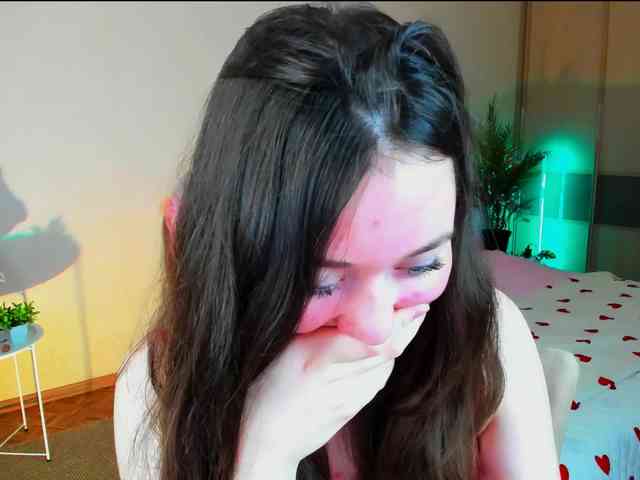 AlluringLookk webcam