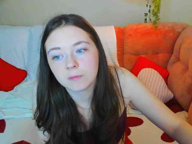 AlluringLookk Live Webcam on BongaCams