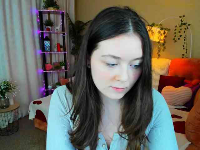 AlluringLookk webcam