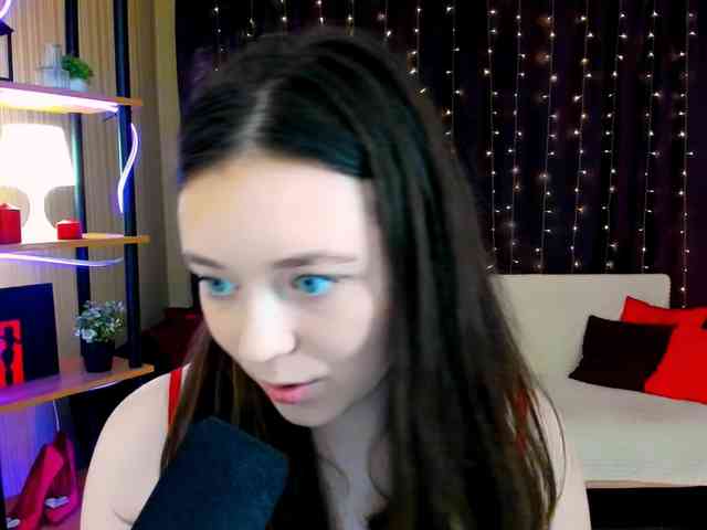 AlluringLookk webcam