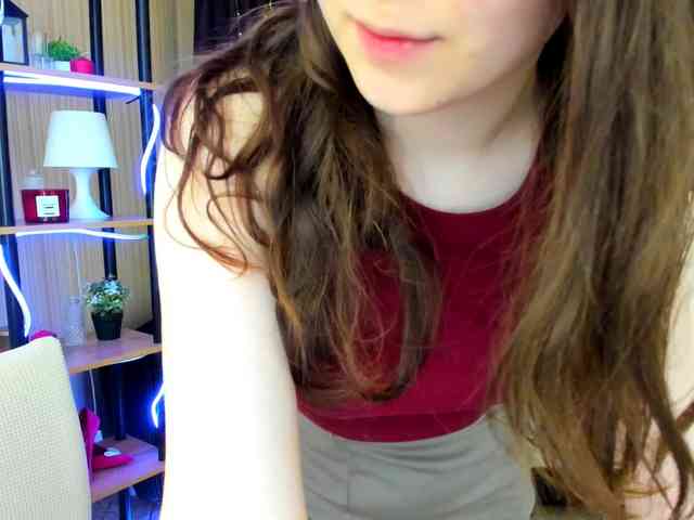 AlluringLookk webcam