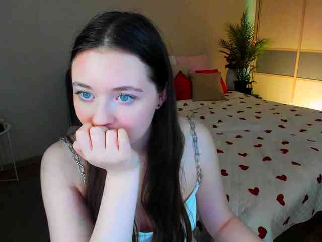 AlluringLookk webcam