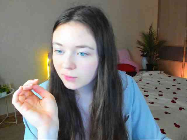 AlluringLookk webcam