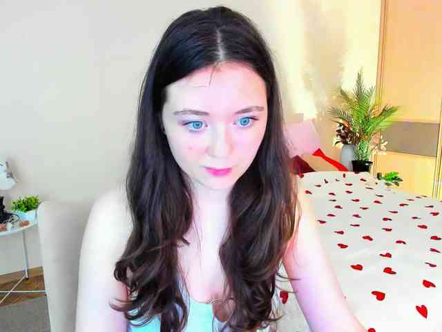 AlluringLookk webcam