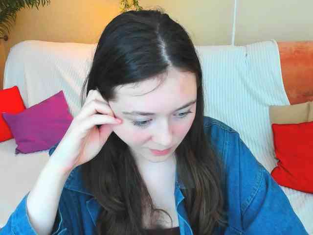 AlluringLookk webcam