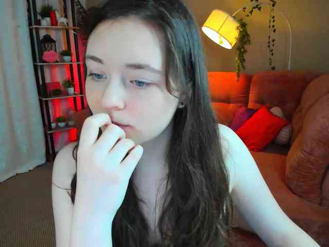 AlluringLookk webcam