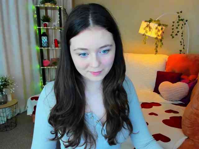 AlluringLookk webcam