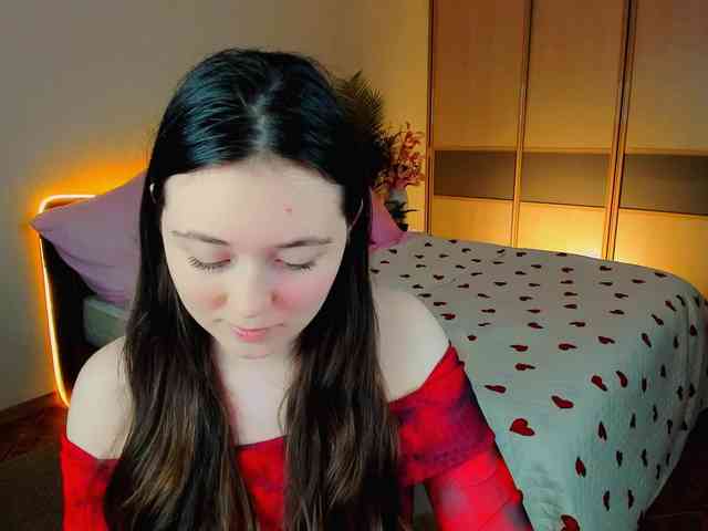 AlluringLookk webcam