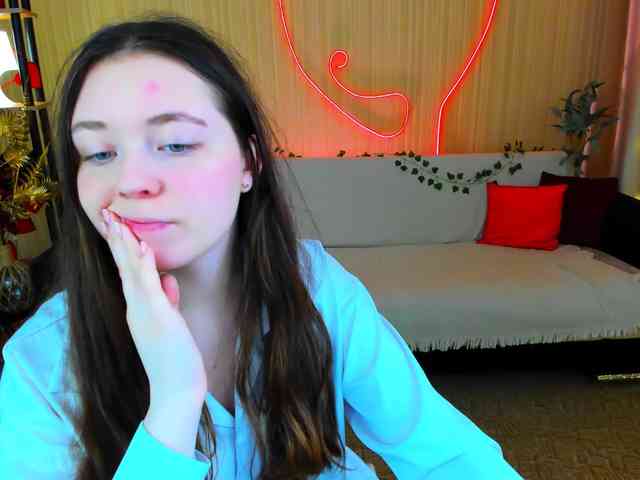 AlluringLookk webcam