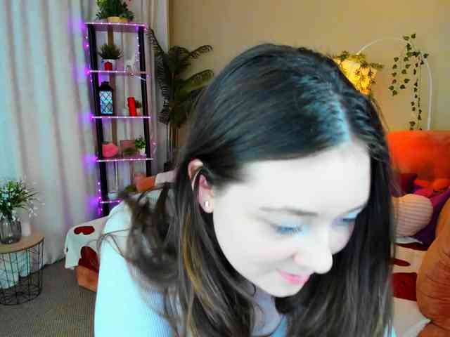 AlluringLookk webcam