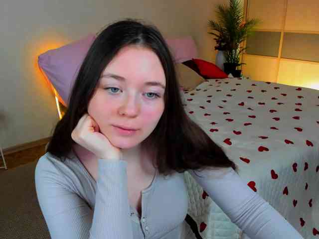 AlluringLookk webcam