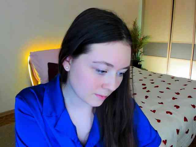 AlluringLookk webcam