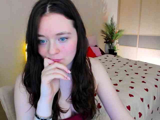 AlluringLookk webcam
