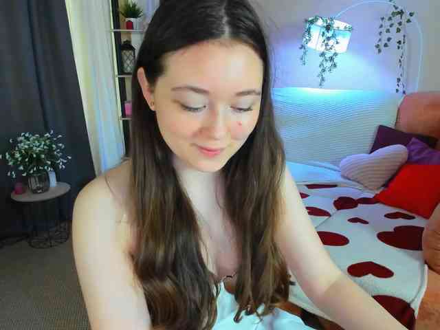 AlluringLookk Live Webcam on BongaCams